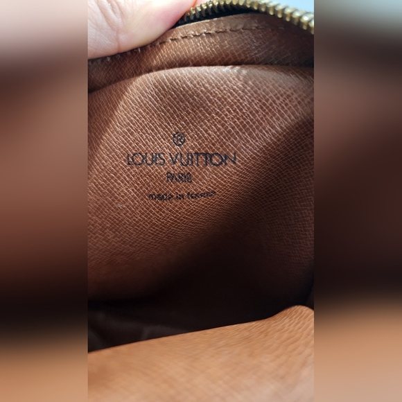 Louis Vuitton Danube MINI. Minor dryness & discolor on vachetta. - Picture 11 of 12